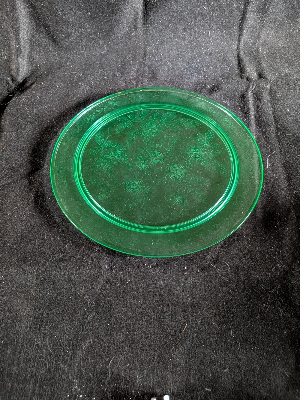 2/80$ Vintage Green uranium Floral Glass Serving Plate - Picture 2 of 5